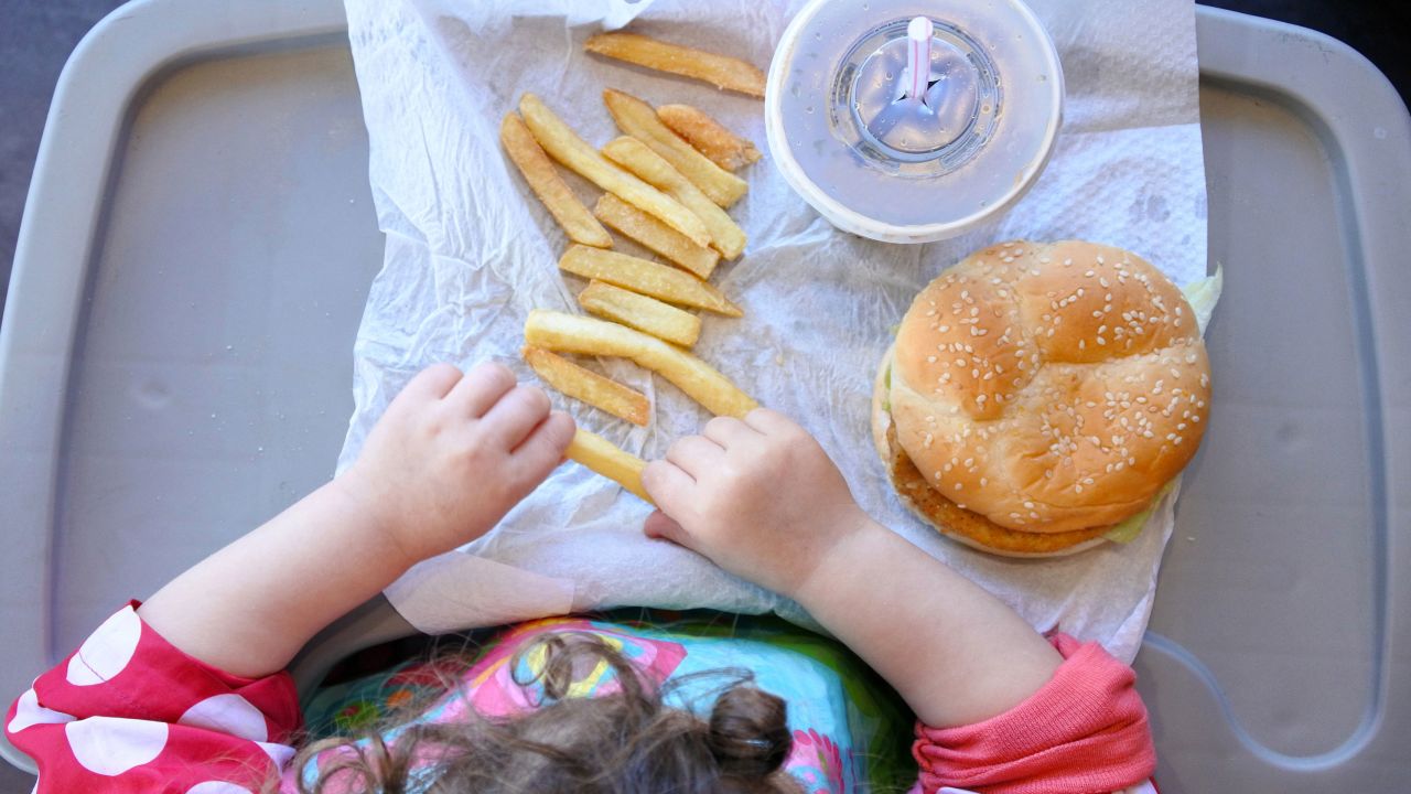 If fast food is the easier option, experts advise how you can choose the healthier items. 