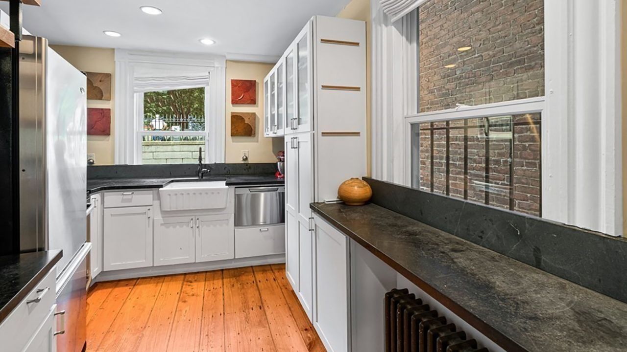 03 boston skinny house sold