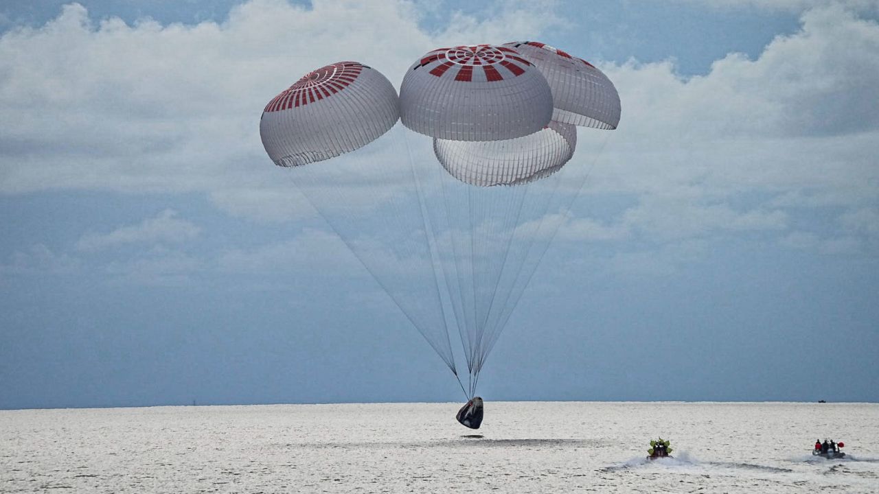 15 SpaceX inspiration4 splashdown