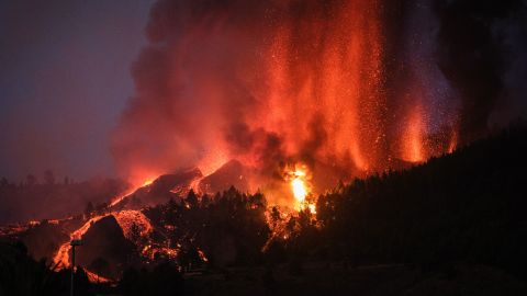 The Cumbre Vieja volcano erupts on La Palma on Sunday.