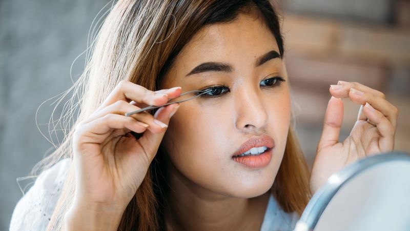 Temporary fake shop eyelashes