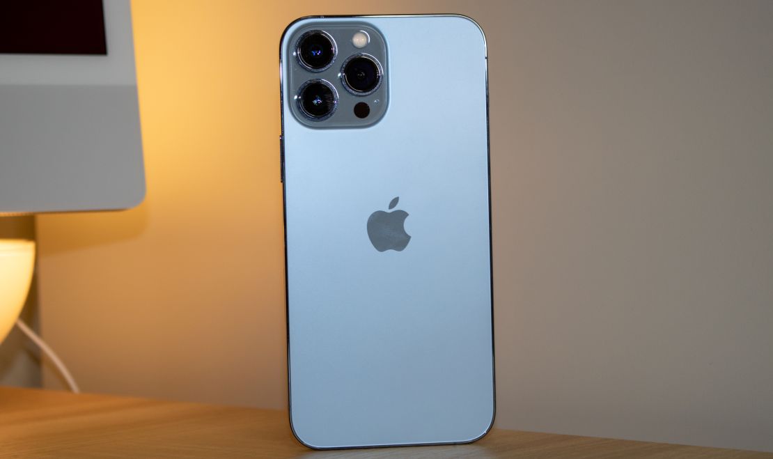 8-iphone 13 pro underscored review