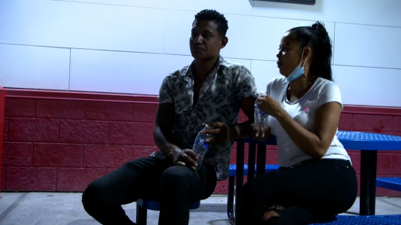 cuban migrant couple flores 0921