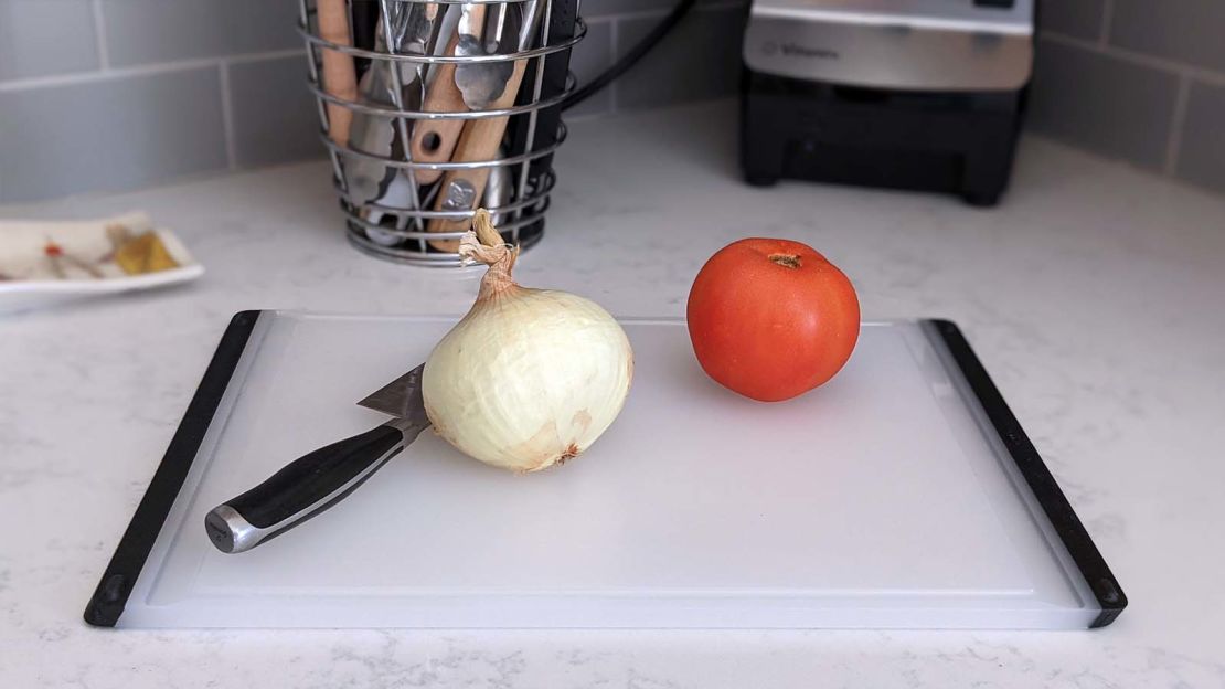 Wood vs. Plastic Cutting Board: How to Choose the Right One