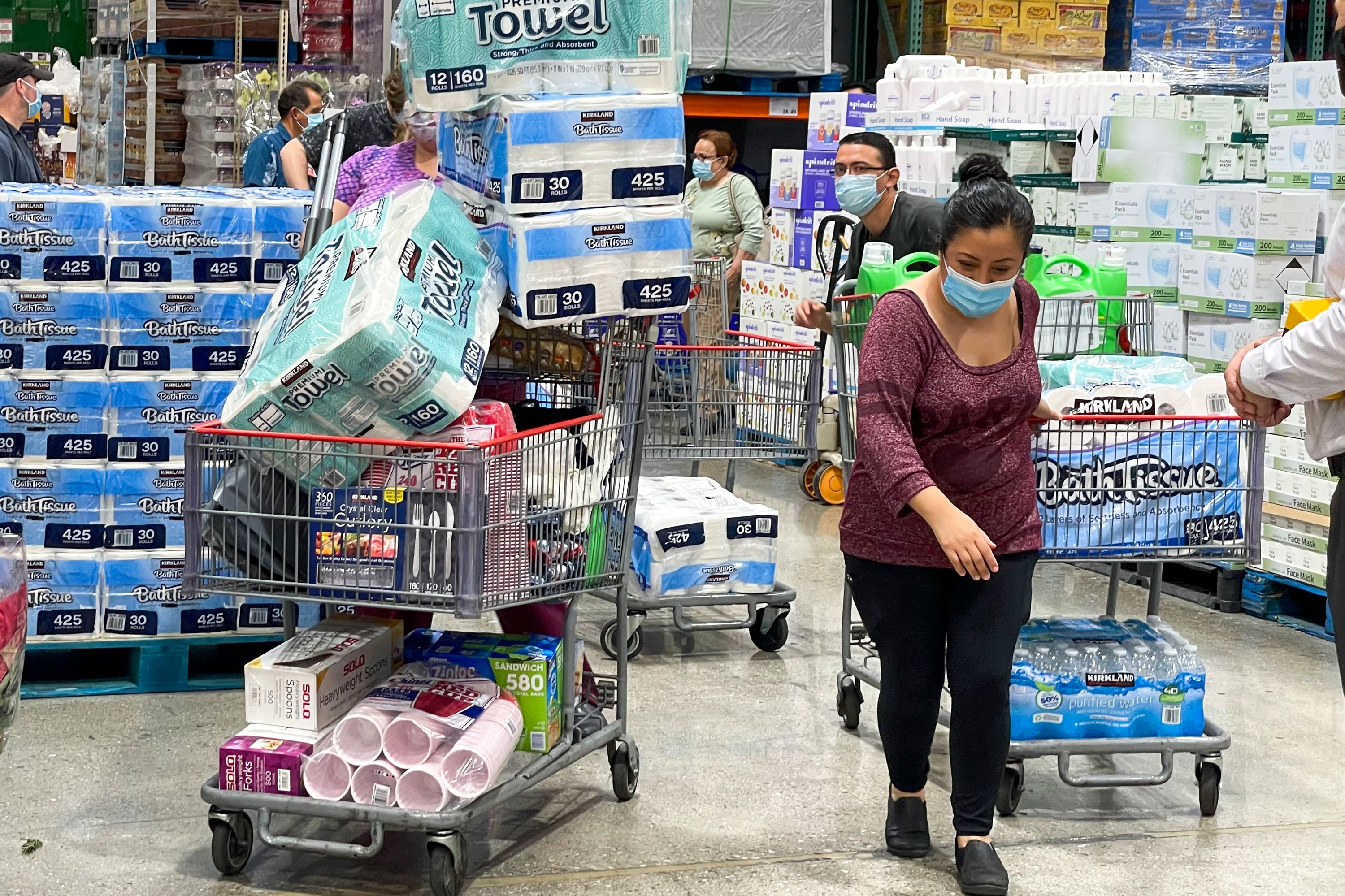 Lave om komme ud for Gå vandreture Costco is limiting how much toilet paper you can buy again | CNN Business