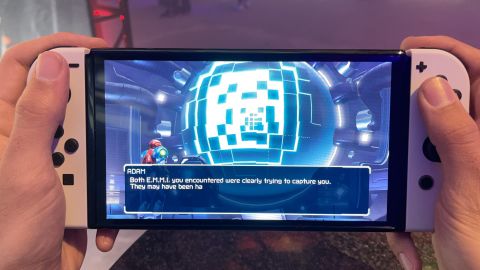 nintendo switch oled hands on display 1