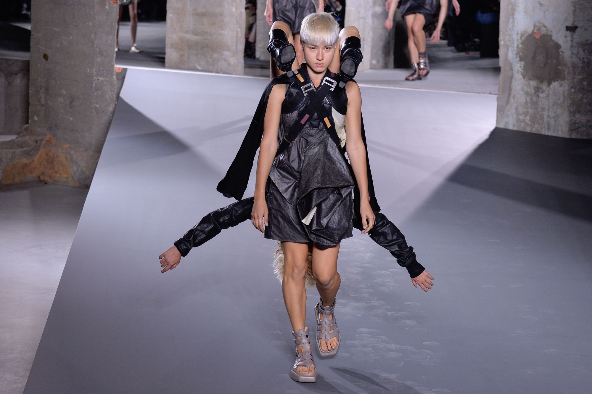 Louis Vuitton plans live stream for Paris Fashion Week