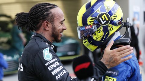 Hamilton consols Norris after the Russian Grand Prix.