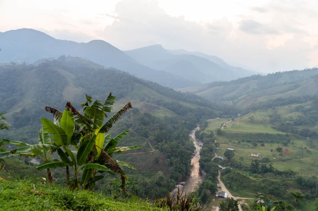 Miravalle is perched above the Pato River.