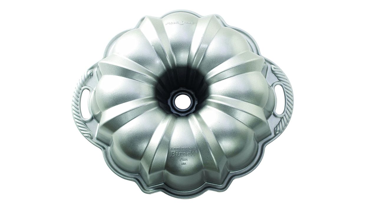 Nordic Ware Platinum Collection Anniversary Bundt Pan