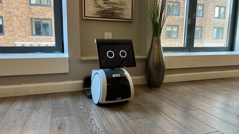 Astro, Amazon’s new robot: we got our hands on it