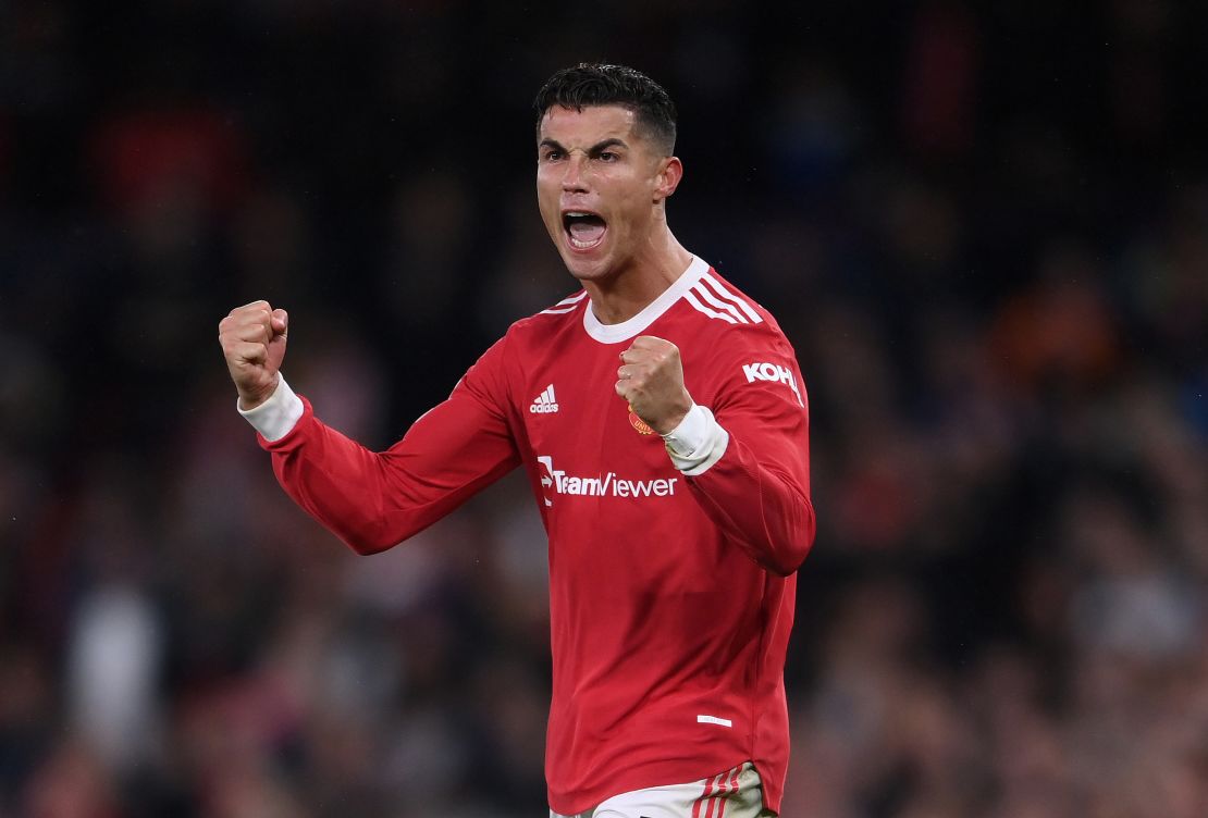 Ronaldo celebrates Manchester United's victory against Villarreal. 