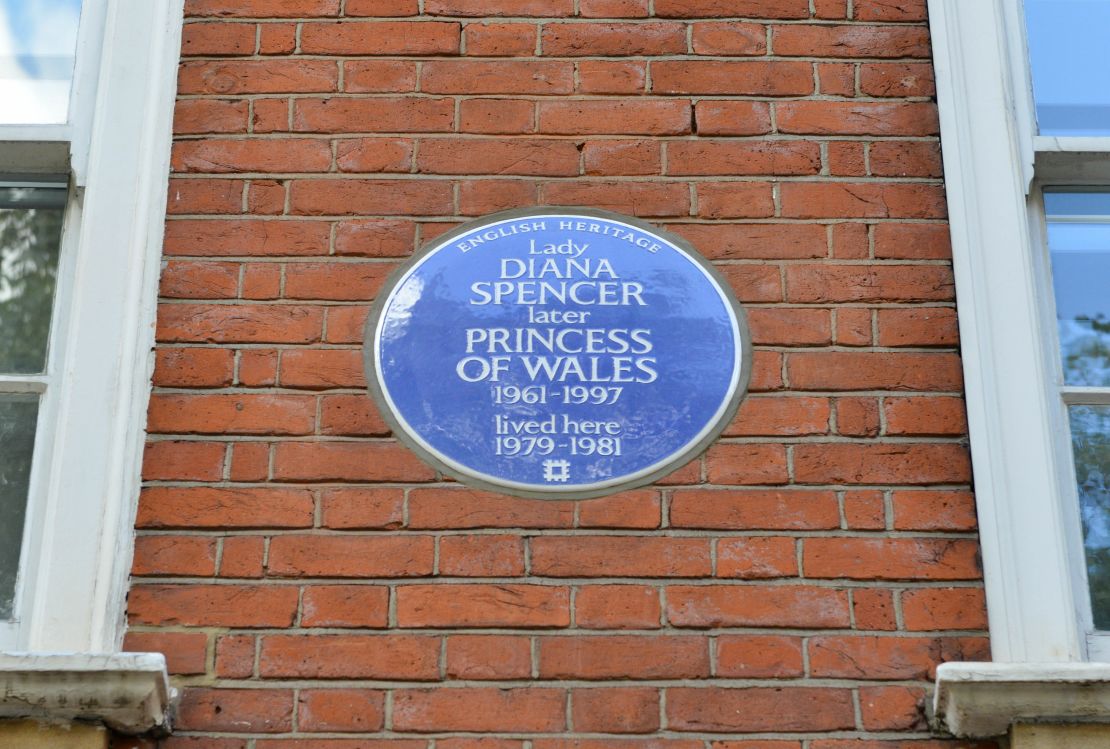 A blue plaque is erected to honor Diana, Princess of Wales at her former London apartment. 