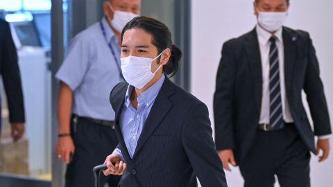 Kei Komuro arrives at Narita airport in Chiba Prefecture on September 27 from the United States. 