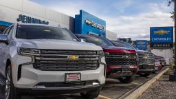 Photo taken on Oct. 1, 2020 shows a Chevrolet dealership in northern suburbs of Chicago, Illinois, the United States. 