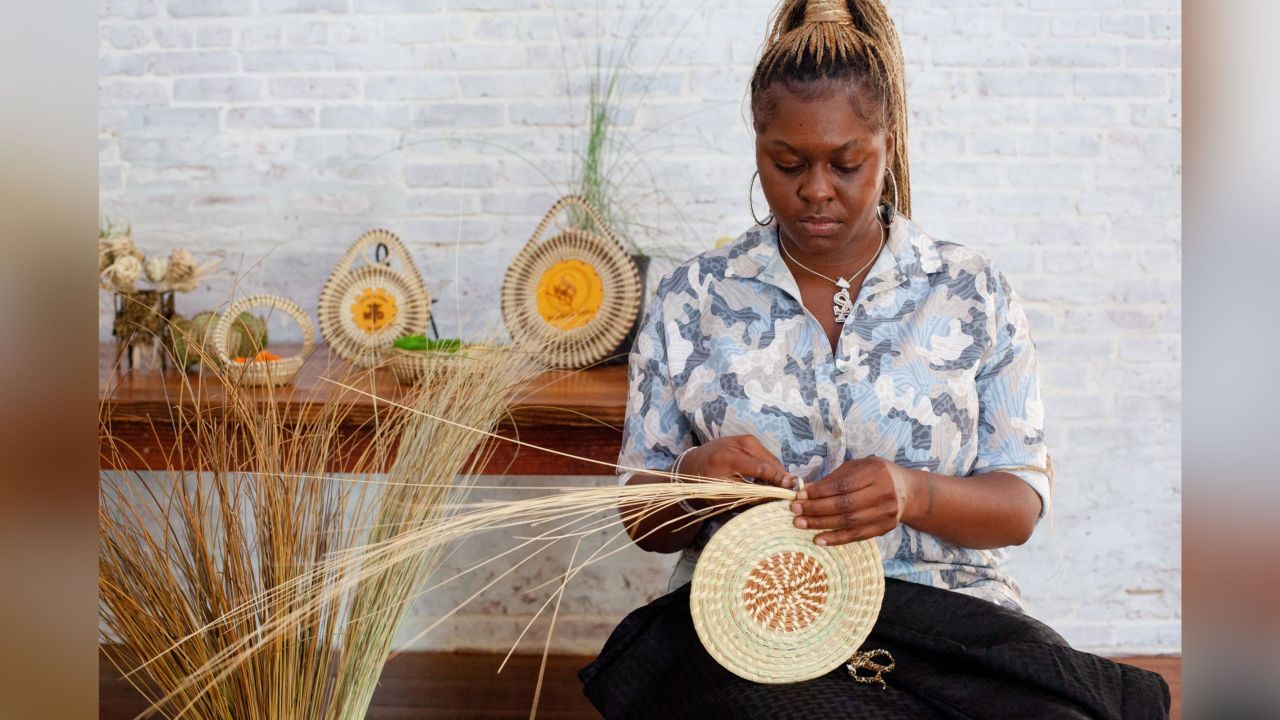 RESTRICTED 01 gullah weavers