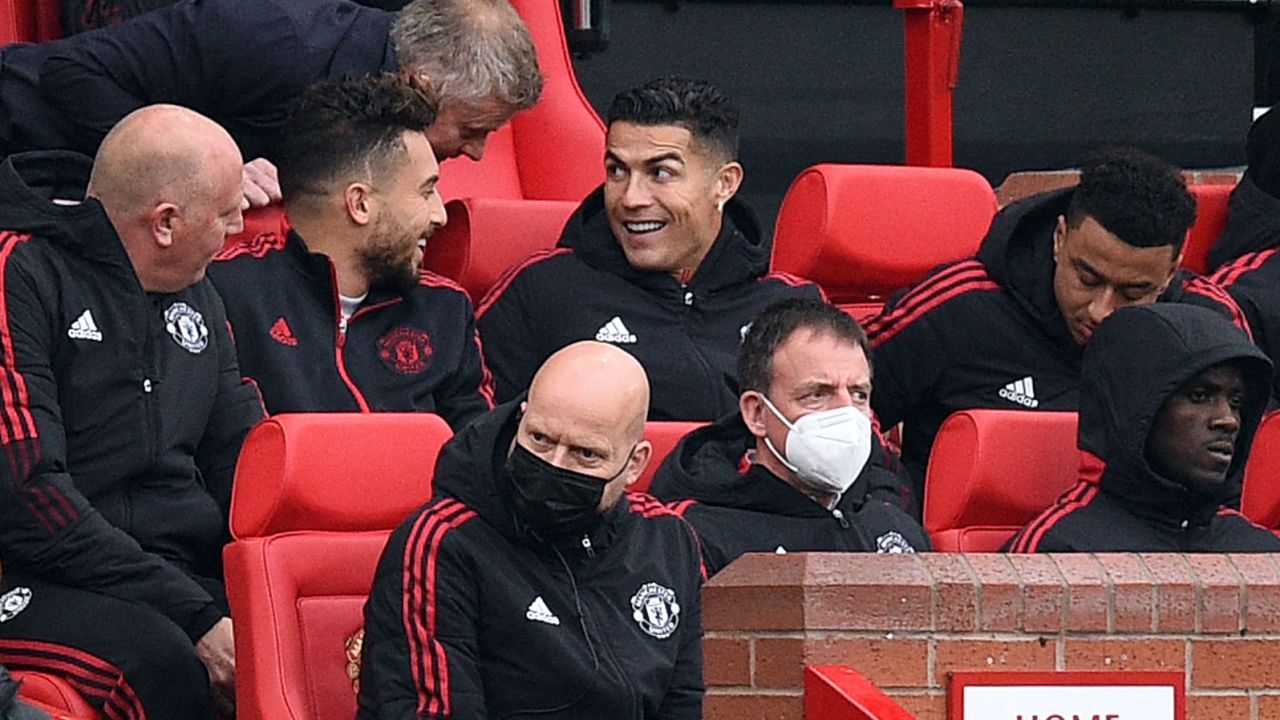 Cristiano Ronaldo began the match against Everton on the substitutes' bench.