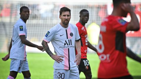 Lionel Messi reacts during PSG's defeat to Rennes on October 3, 2021.