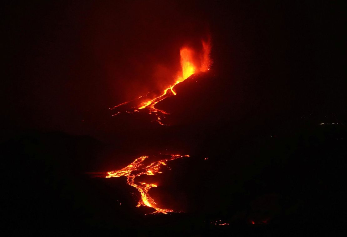Lava from the Cumbre Vieja volcano pours into the sea.