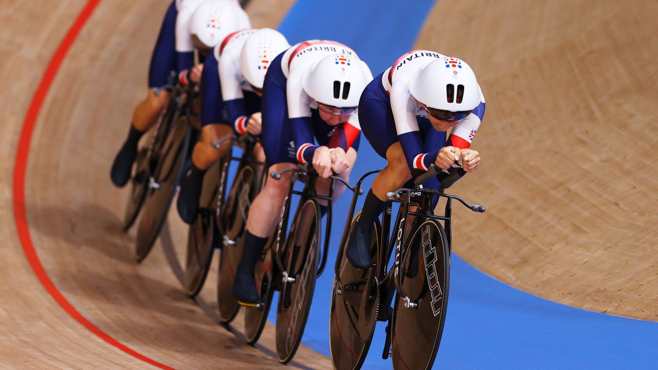 Barker and her teammates compete in the women's team pursuit at the Tokyo Olympics. 