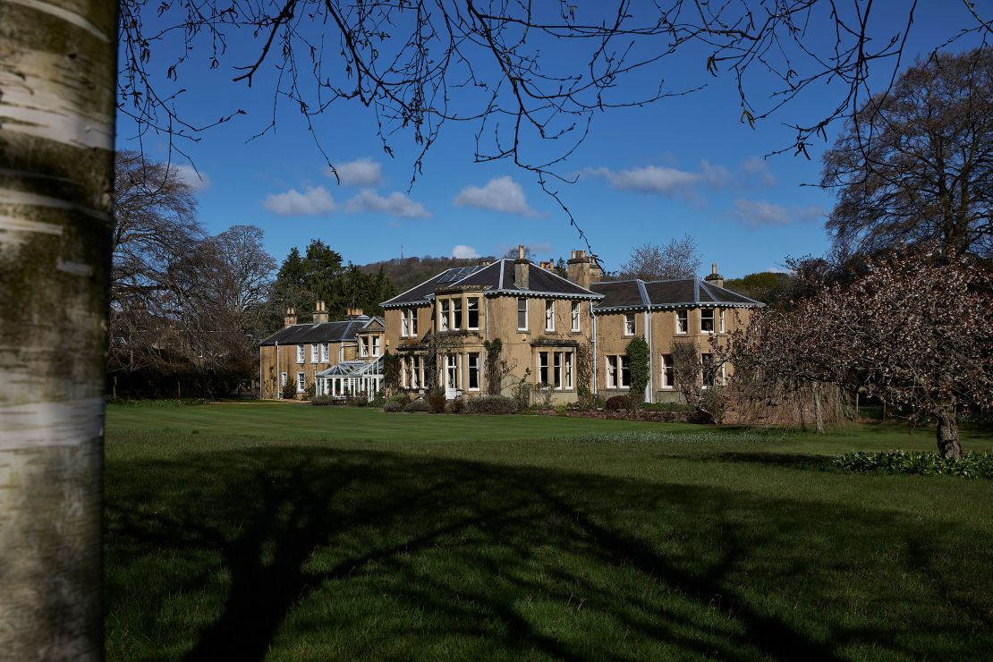 The dish was part of a wider auction of the contents of Lowood House in the Scottish Borders