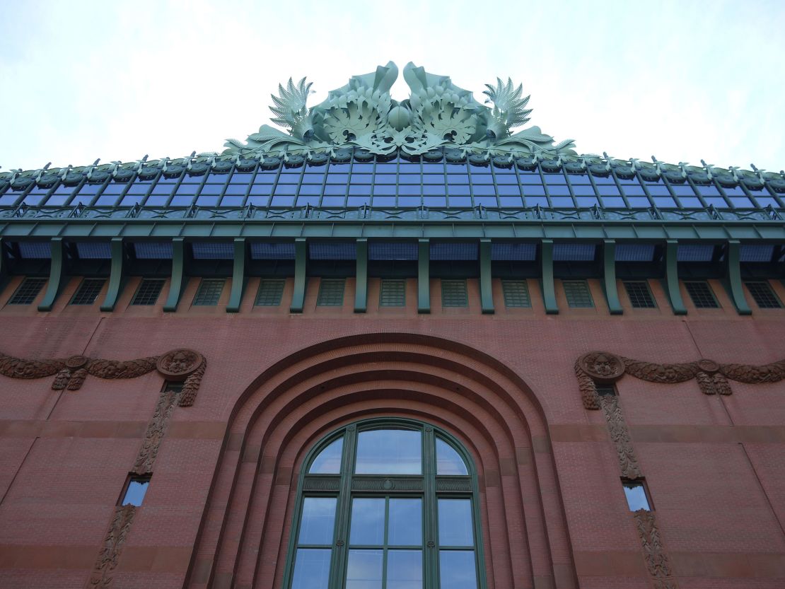 Chicago's public library system eliminated fines in 2019 and saw "immediate" results, a library official said. Pictured is Harold Washington Library, the main branch of the Chicago Public Library.