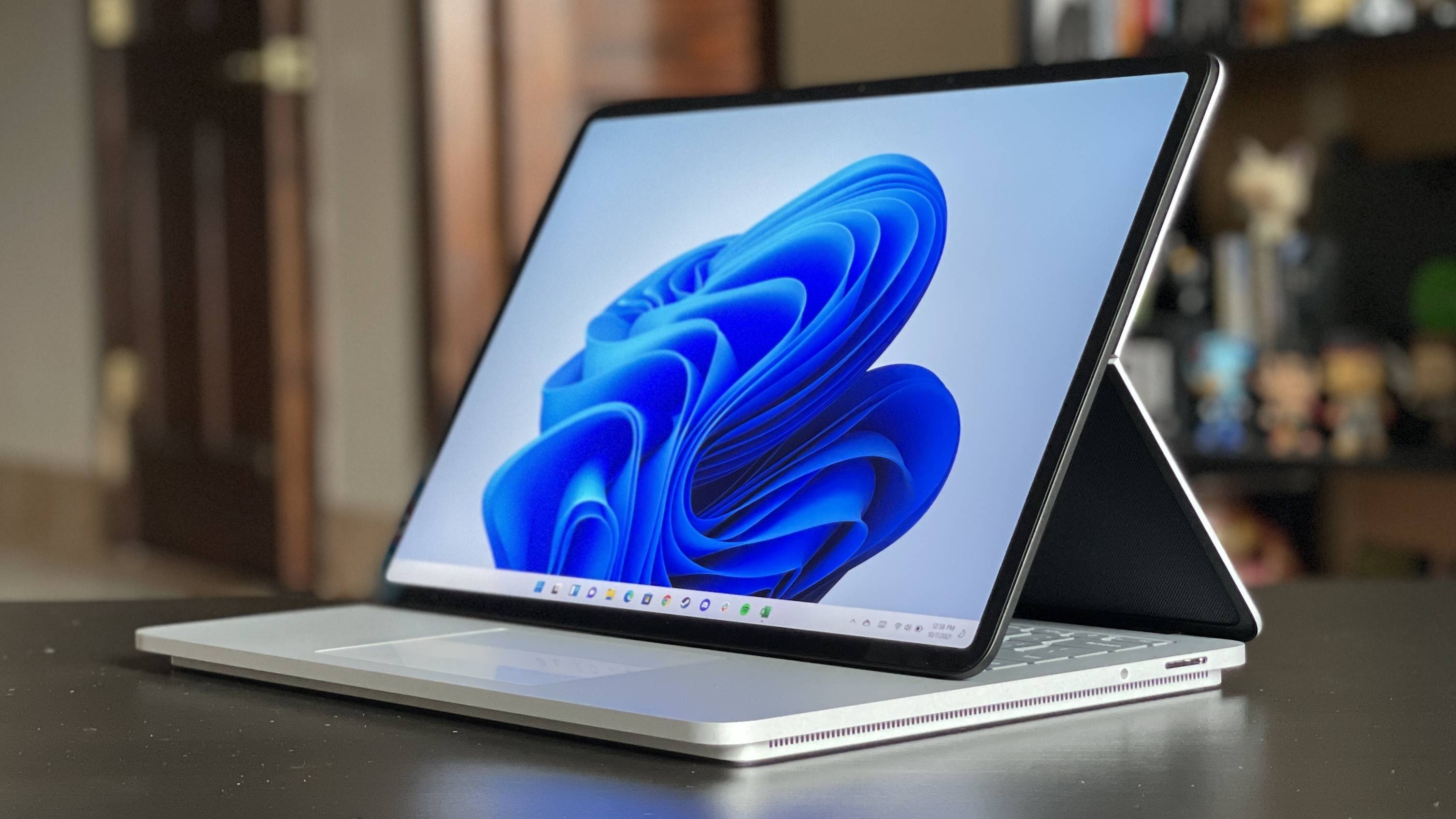 Microsoft Surface Laptop Studio review: A seriously powerful and versatile  2-in-1 | CNN Underscored