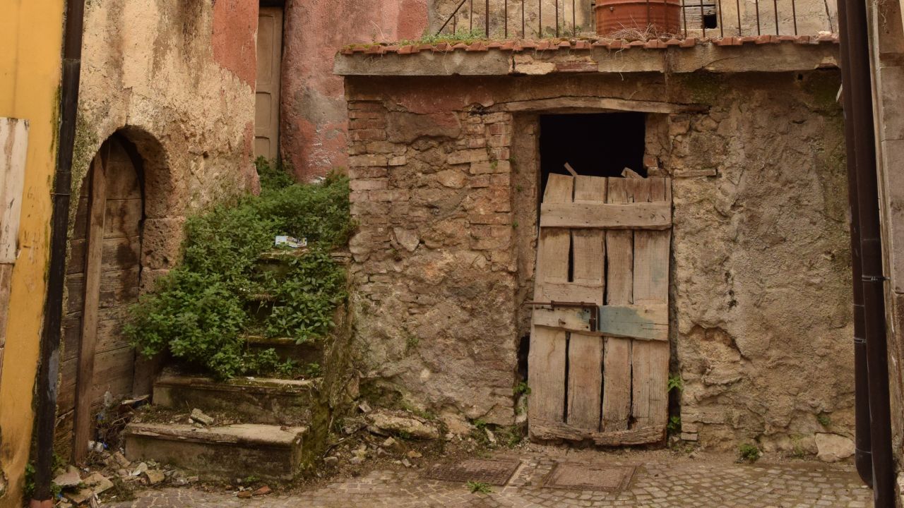 <strong>Online ruins: </strong>Details and photos of houses ready for sale are regularly uploaded to the Pratola Peligna town hall website.