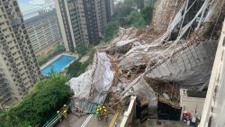 Large scaffolding collapse in Hong Kong

#News: Large scaffolding collapse in Hong Kong

A large scaffolding collapse occurred in Hong Kong on Friday morning in the citys Happy Valley residential area.

Two cars are currently trapped under the scaffolding, Hong Kongs Transport Department said.  It is not known what the status of the drivers who were in the cars is.

The scaffolding collapse occurred next to a large apartment building on a busy road.

There has been heavy rain and wind in Hong Kong on Friday. The city is under a Strong Wind Signal No.3 tropical cyclone warning according to the Hong Kong Observatory.

From CNNs Akanksha Sharma and Jessie Yeung.