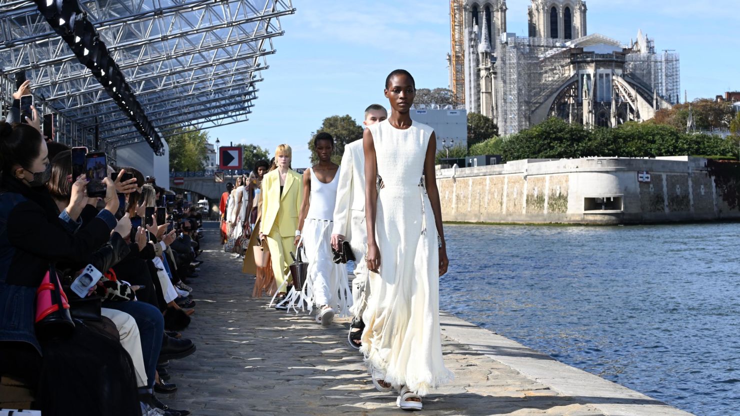 PARIS, FRANCE - SEPTEMBER 30: (EDITORIAL USE ONLY - For Non-Editorial use please seek approval from Fashion House) Models walk the runway during the Chloe  Womenswear Spring/Summer 2022 show as part of Paris Fashion Week on September 30, 2021 in Paris, France. (Photo by Pascal Le Segretain/Getty Images)