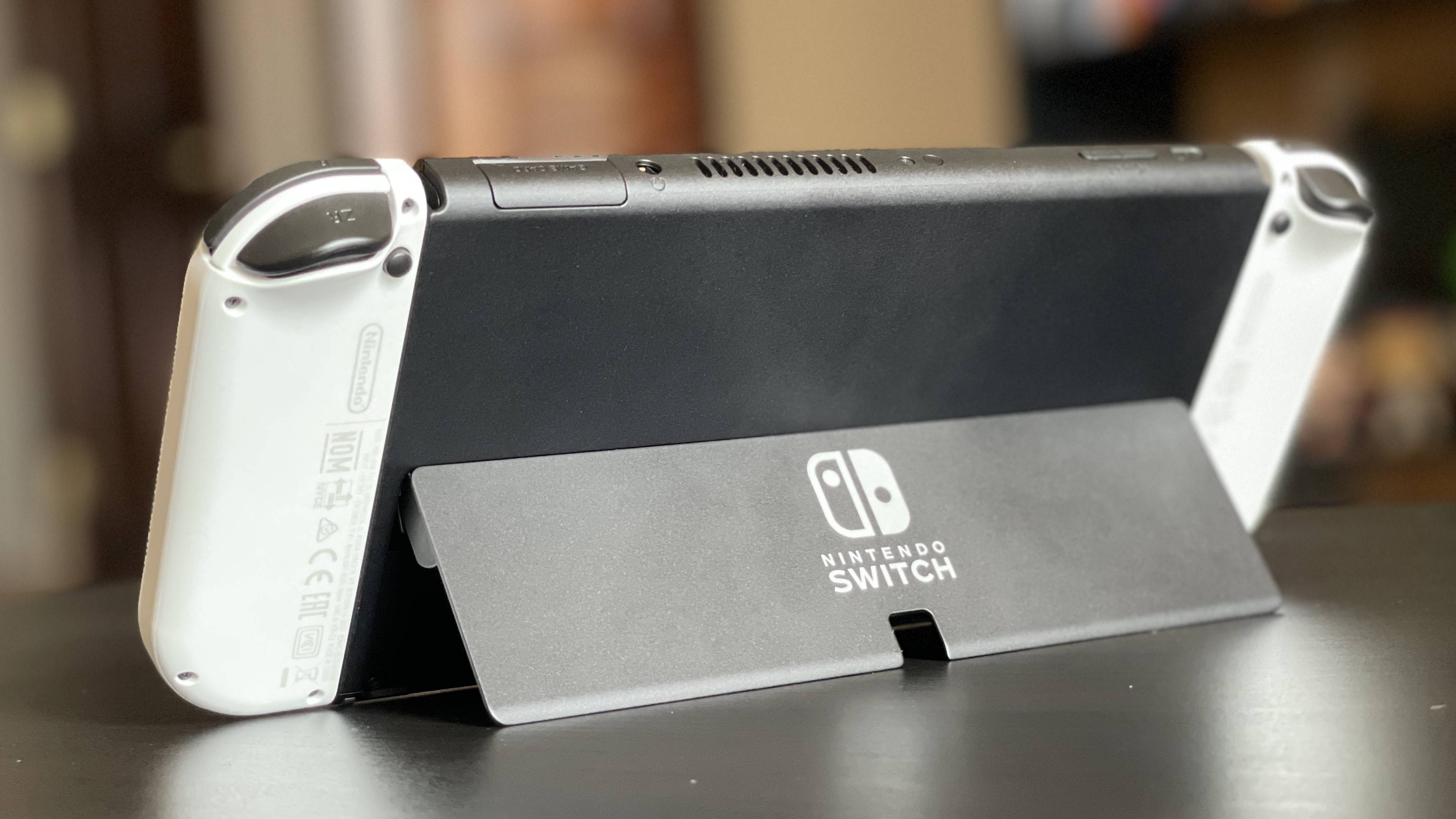 Nintendo Switch OLED Và V2 - Có Đáng Nâng Cấp
