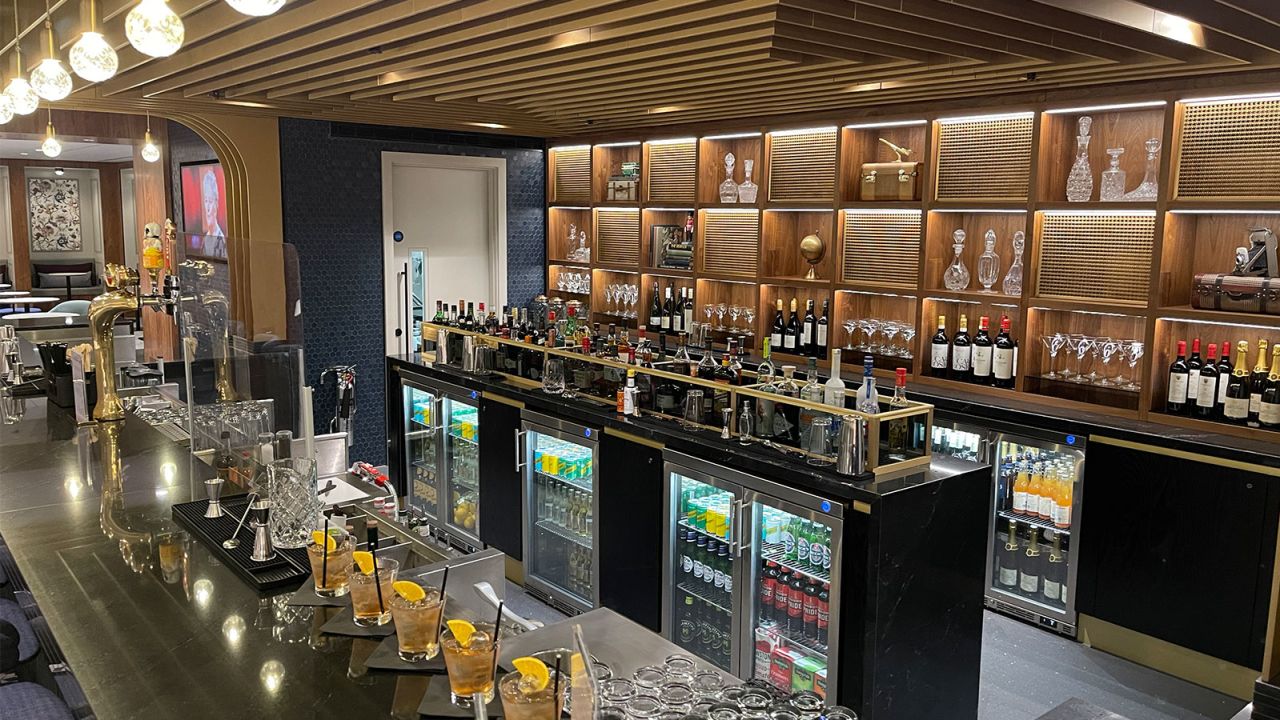 The bar at the Centurion Lounge.