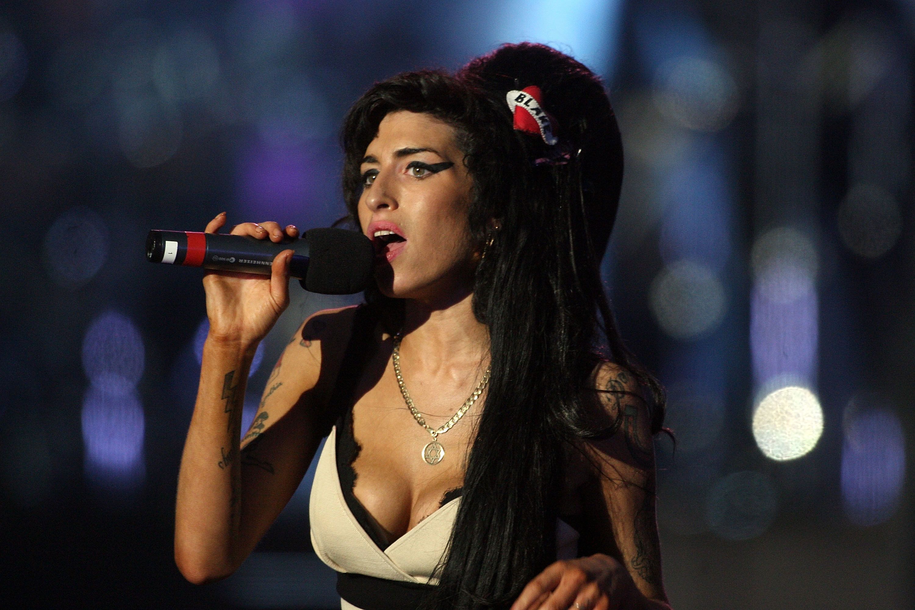 Back to Black (Amy Winehouse Biopic) - Official Teaser Trailer (2024)  Marisa Abela, Jack O'Connell 