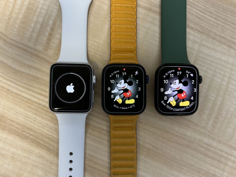 Apple watch 4 hot sale vs gear s4