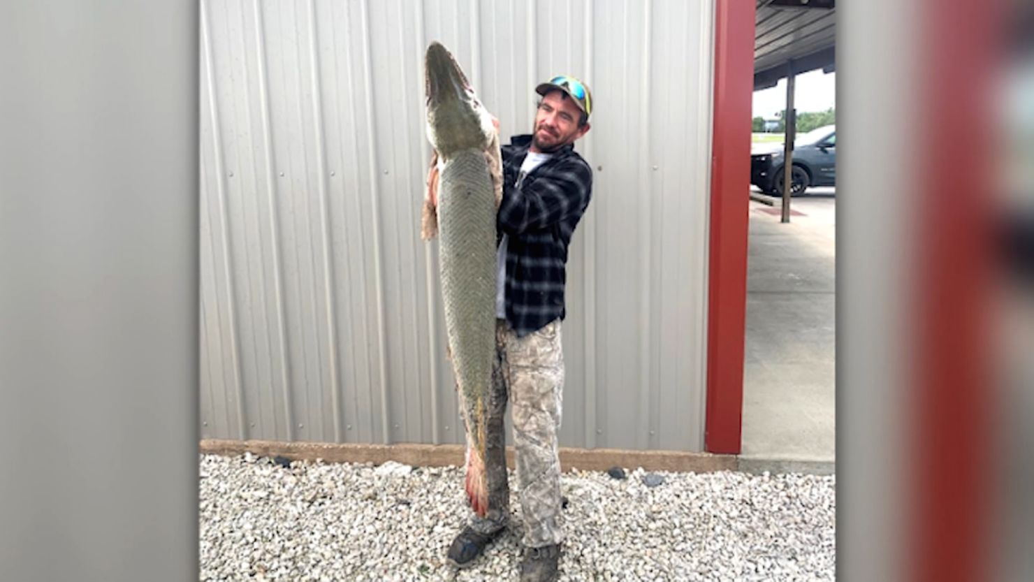 Angler Danny Lee "Butch" Smith caught the 4.5-foot, 39.5-pound alligator gar.