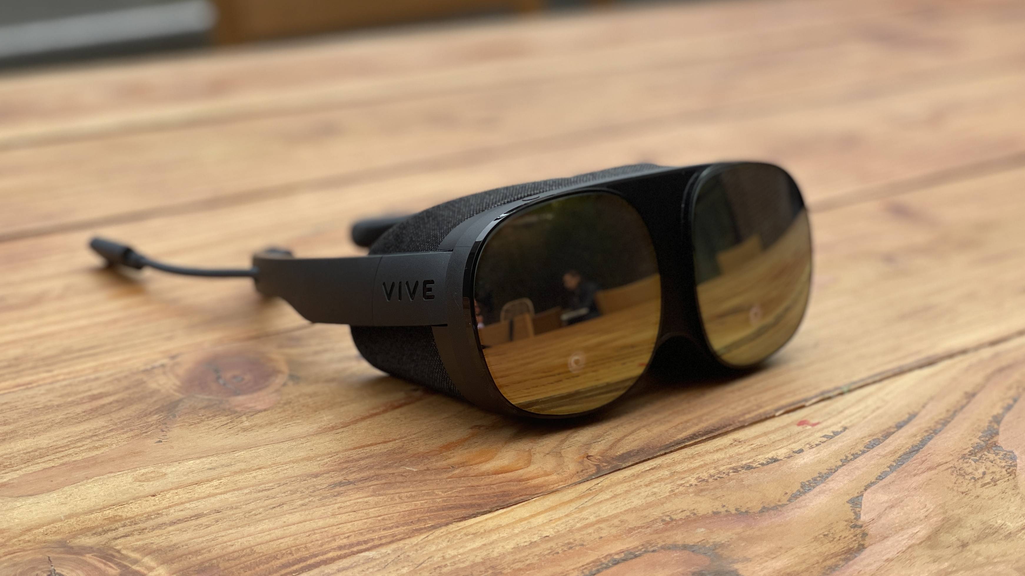 HTC Vive Flow Lightweight VR Glasses Launched: Price, Features