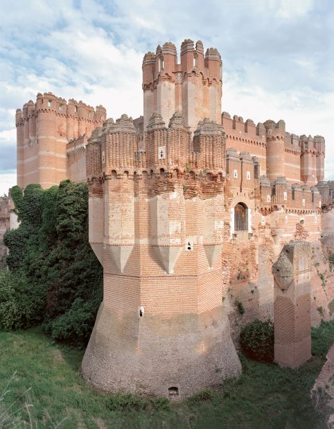 Combining Mudejar and Gothic styles, the 15-16th century Coca Castle in Spain features a moat which was deliberately designed to be dry.