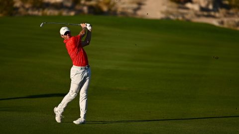 McIlroy plays an approach shot on the 18th hole during the final round of the CJ Cup.