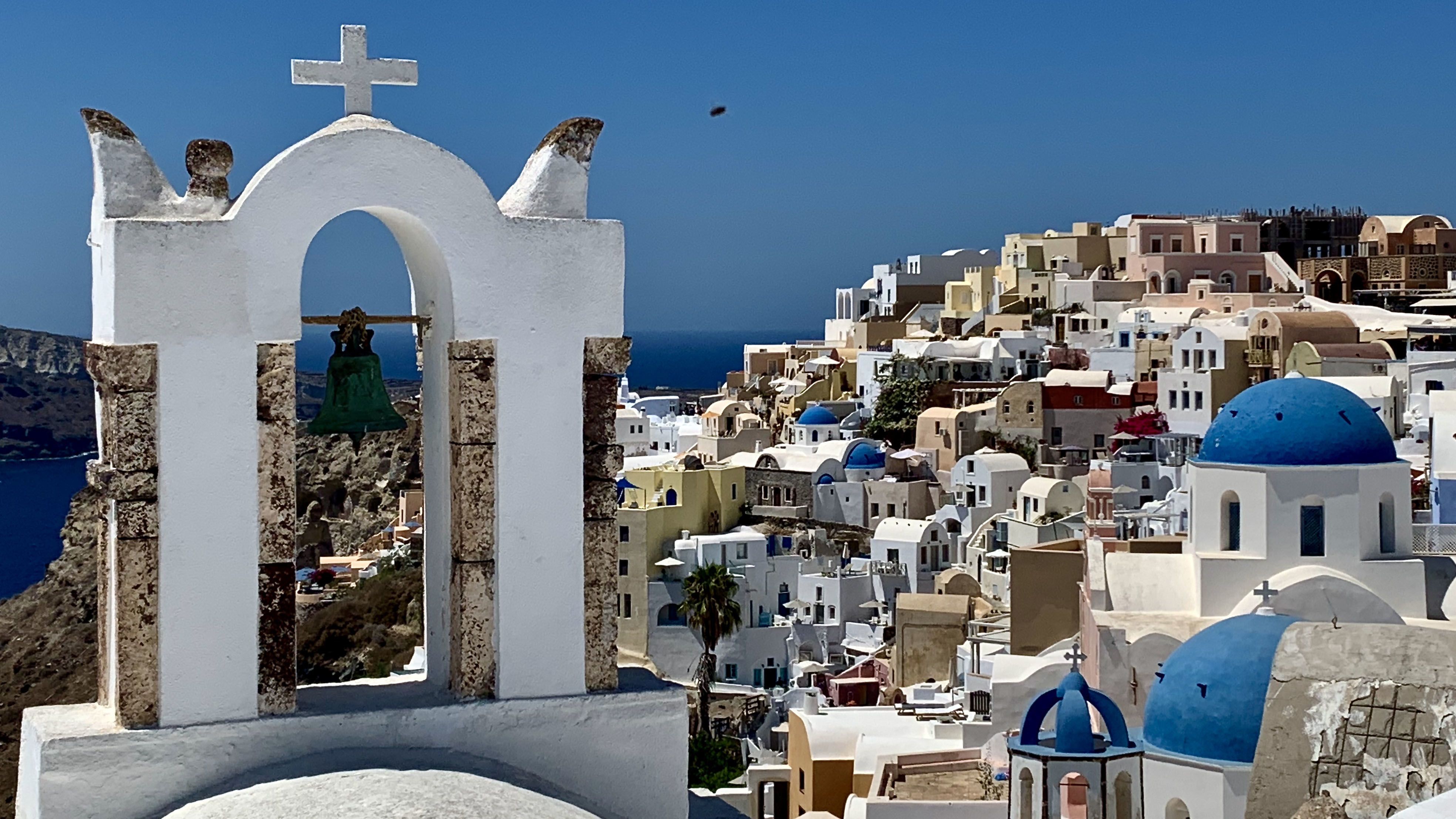 Explore Beautiful Greece while Eating on the Mediterranean Diet 