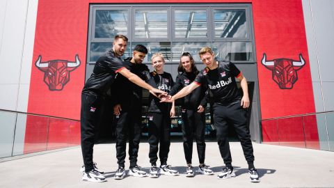 Güldenpfennig with her fellow RBLZ Gaming teammates.