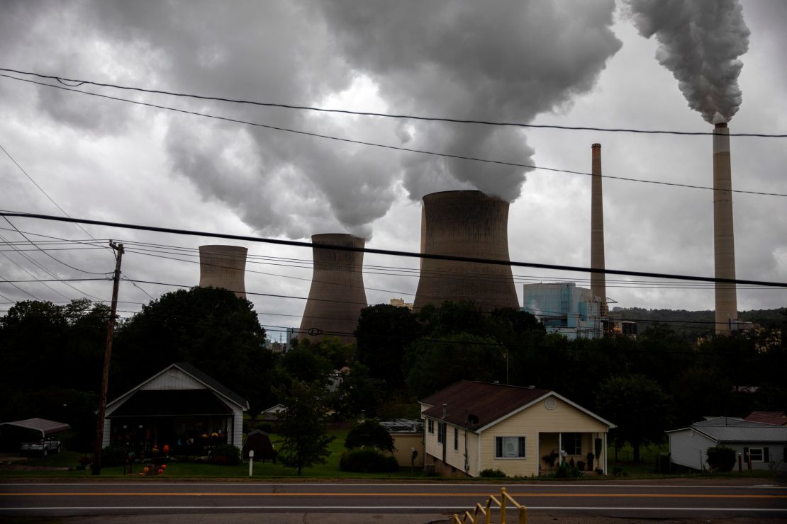 The John Amos Power Plant, a three-unit coal-fired power plant owned and operated by Appalachian Power, a subsidiary of American Electric Power, in Putnam County, West Virginia.