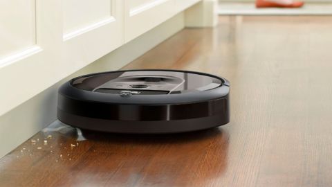 iRobot Roomba i7+ Wi-Fi Connected Self-Emptying Robot Vacuum 