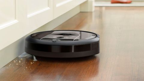 iRobot Roomba i7+ Wi-Fi Connected Self-Emptying Robot Vacuum