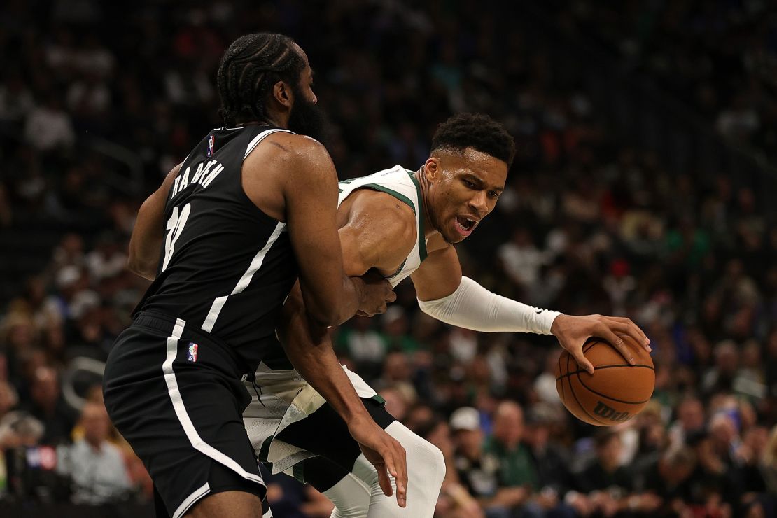 Milwaukee Bucks debut championship rings, destroy Brooklyn Nets while Steph  Curry cooks LeBron James