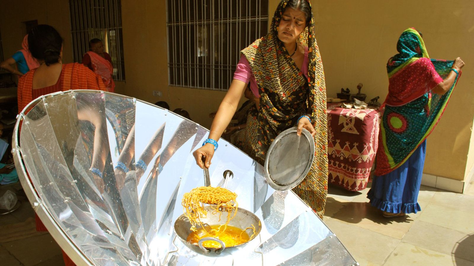 Solar cooking system enables sustainable rural cooking