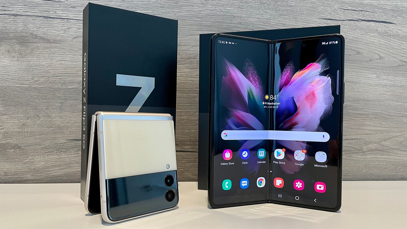Samsung Galaxy Fold Review: The Future Won't Fit in Your Pants