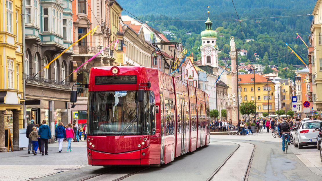 Trams and local buses are included in the price of the Klimaticket.