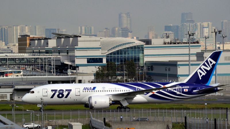 211022125340-01-787-dreamliner