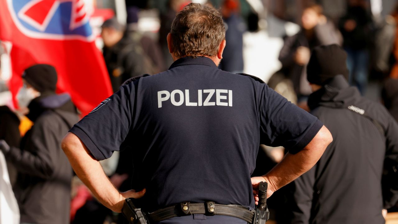 Germany has sent an extra 800 police officers to the border with Poland.