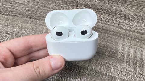 3-airpods 3 review underscored